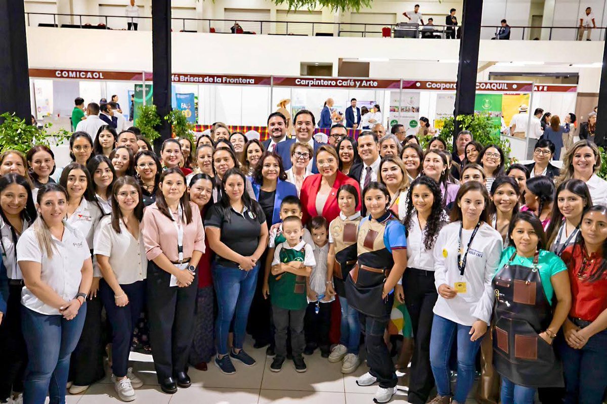 SECAPPH's tweet image. #SECAPPHINFORMA ☕️🇭🇳 ​¡Honduras se consolida como el epicentro mundial del café! 🌎

​La 140° Asamblea Internacional del Café en San Pedro Sula reúne a representantes de 77 países productores y exportadores. Es un acontecimiento histórico para nuestra nación.

​En este encuentro…