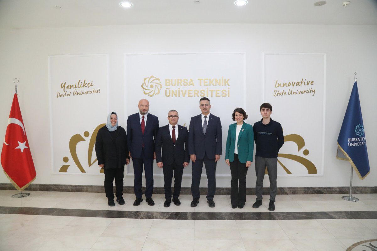 Gagavuz Özerk Bölgesi'nden Komrat Devlet Üniversitesi Rektörü Prof. Dr. Serghei ZAHARIA'yı ağırladık.

Ortak soy ve kültürel geçmişe sahip olduğumuz Gagavuzya ile bağlarımızı geliştirmek üzere üniversitelerimiz arasında kurulabilecek işbirliği alanları üzerine verimli bir sohbet