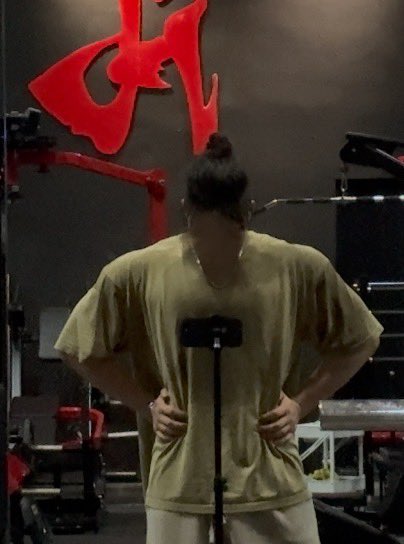 Ericrrrrrrr's tweet photo. @GZYZ520 我在健身房穿衣健身不裸体哈哈🫠 https://t.co/TIAearXk3r