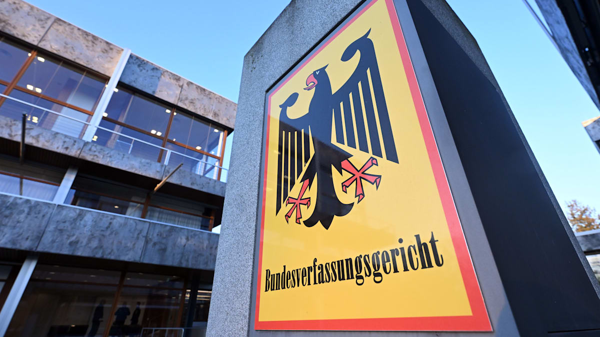 welt's tweet image. Ab 2031 drohen drastische Freiheitsbeschränkungen in Deutschland to.welt.de/MQWiwzS
