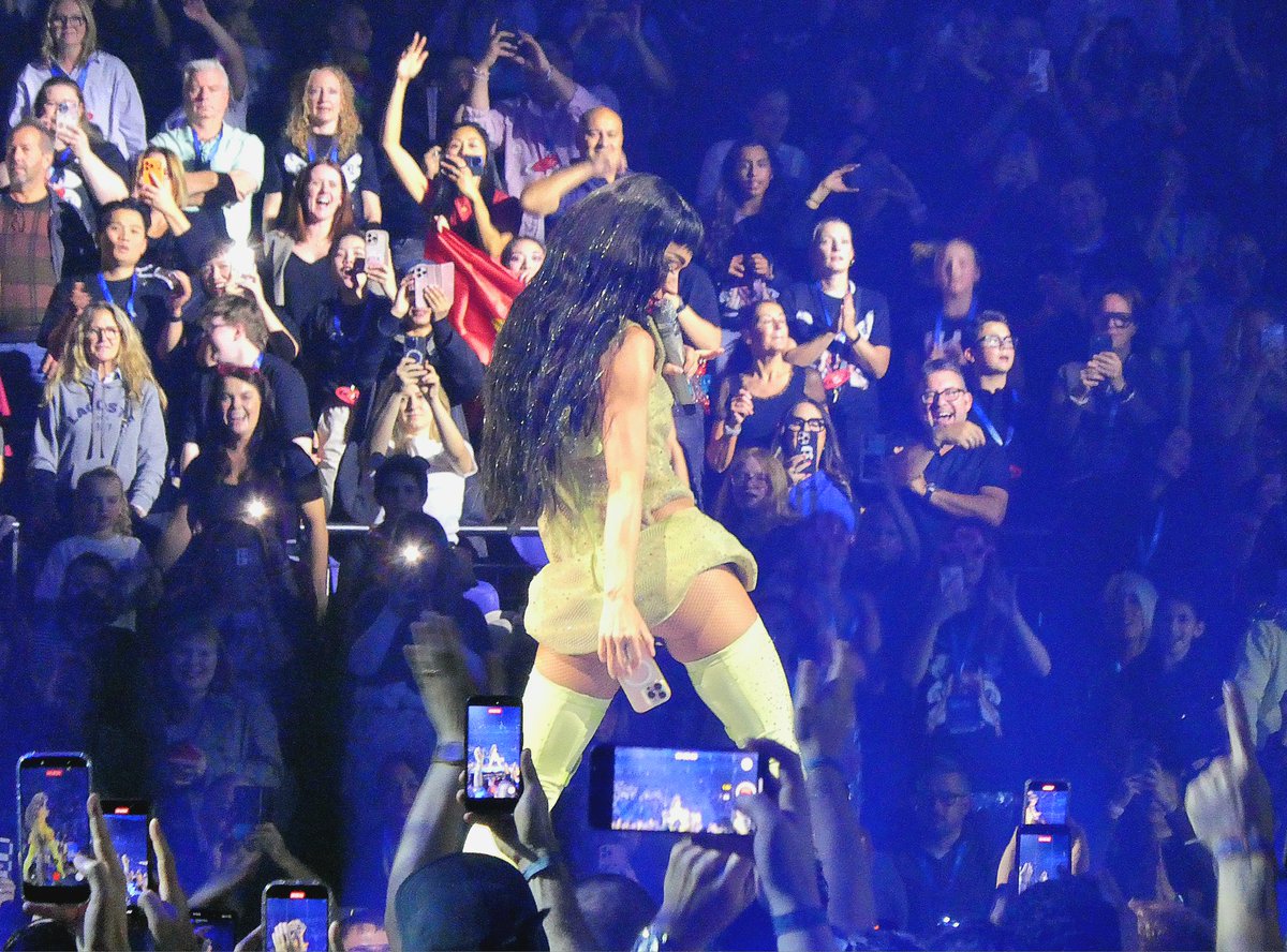 eemrb's tweet image. Katy Perry #TheLifetimesTour 13 Oct 25 @TheO2 #KatyPerry #KatyPerry143