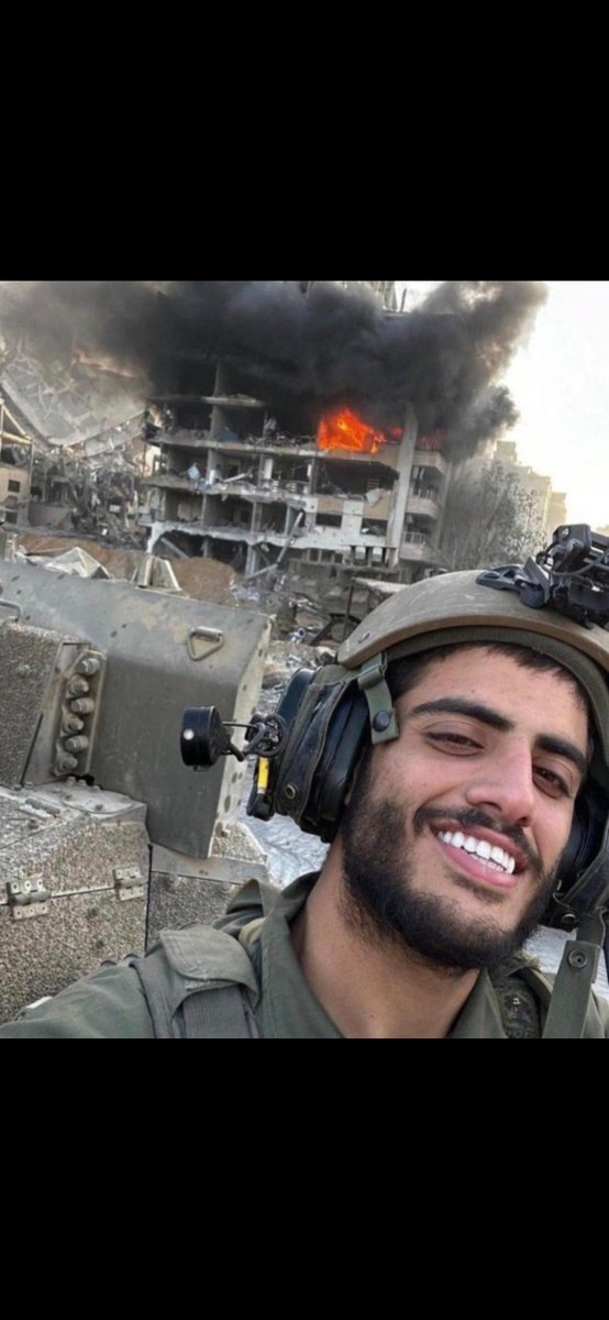 *** CÉLINE *** tweet media