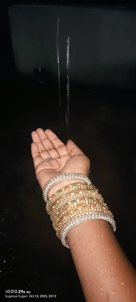 SuganSS15591's tweet image. அடுத்த ஆண்டு இயற்பியலுக்கான நோபல் பரிசு எனக்கு தான் நினைக்கிறேன் மழை தண்ணிய
அழகா போட்டோ எடுத்து இருக்கேன், 🤩🤩🤩🤩🤩🤣🤣🤣🤣🤣🤣