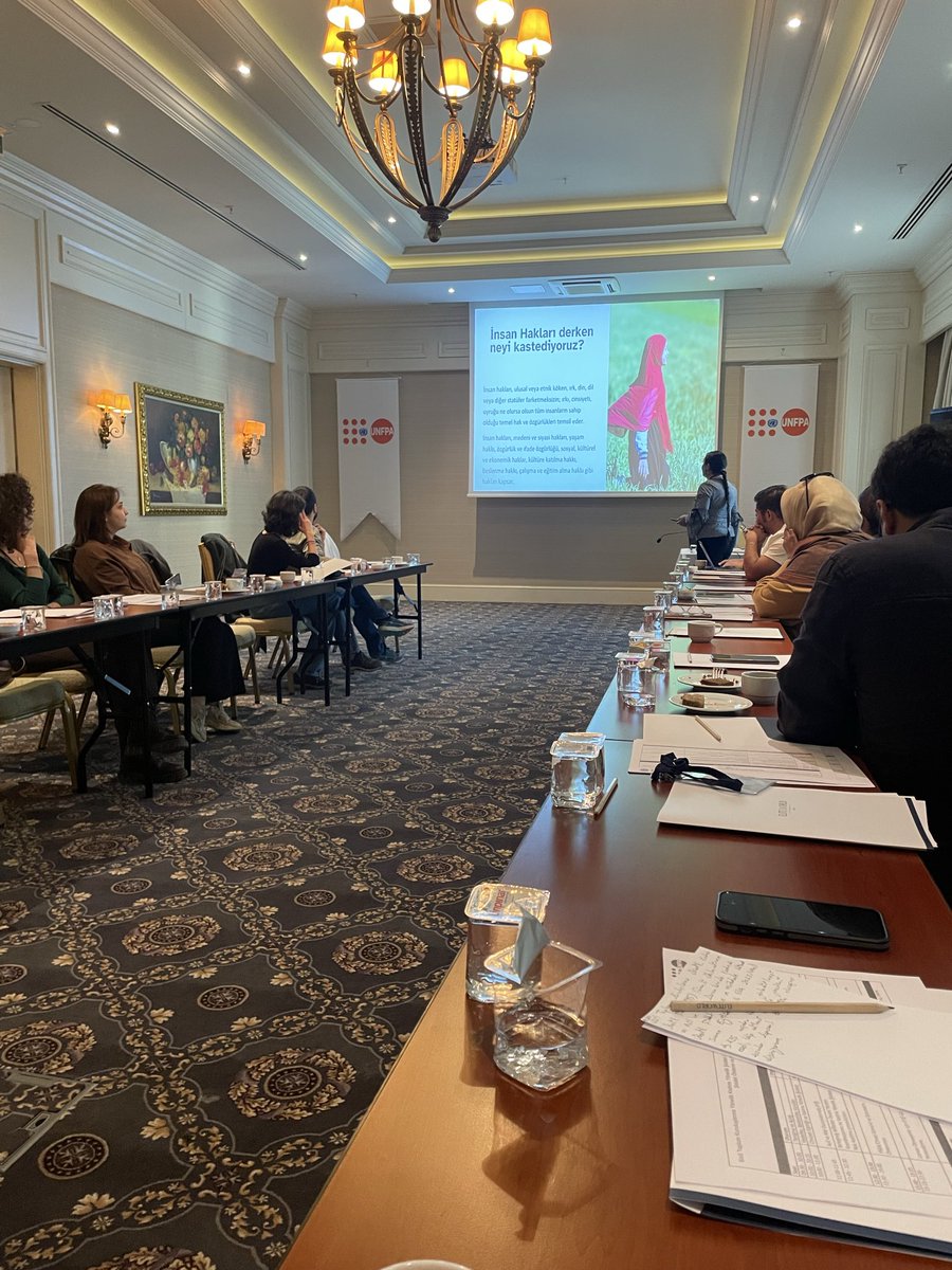 Sivil toplum kuruluşlarına yönelik şiddet (KYŞ)güvenli yönlendirme ve acil afet durumlarında kadına yönelik şiddet önleme ve müdahale hizmet eğitimindeyiz. <a href="/unfpaturkiye/">UNFPA in Türkiye</a>