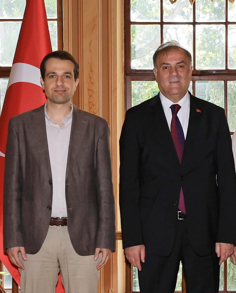 Ekrem Başkan yetmedi, vekiline de dava açtılar. 

İBB Başkan Vekili Nuri Aslan hakkında, ipe sapa gelmez bir sebepten üç yıl hapis istendi. Tanıdığım Nuri Bey, tam bir devlet insanıdır, kişisel çıkar hesabına girmeden halkına faydalı olmaya çalışan bir görev adamıdır. Kendisini