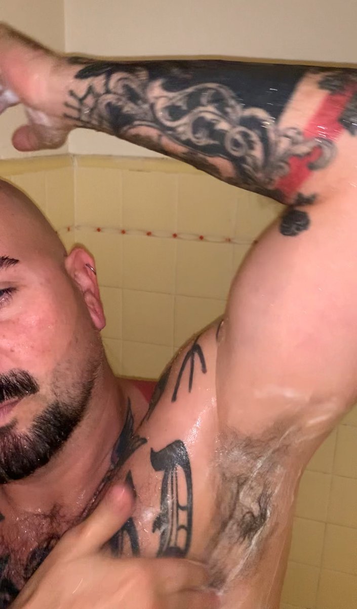 skinm8alex's tweet photo. Wanna watch me shower and shave? Link in bio
#takingashower
#skinhead
#voyeour
#inkedguy
#wetshave https://t.co/6FTyMnH9LP