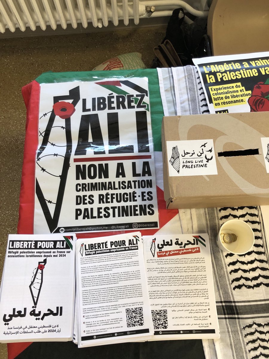 Dimanche après-midi lors du lancement de la semaine décoloniale d’Ivry, la compagne pour la libération d’Ali était présente. 

 Non à la criminalisation des réfugié•es palestinien•nes !

#LiberezAli