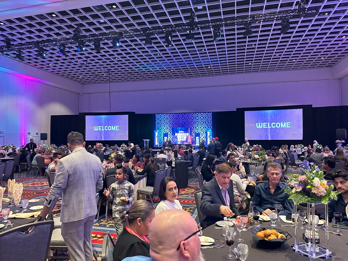 ConConcepts's tweet image. Vegas felt like home. 🍕Proud to support @MountainMikes alongside our partners at Restaurant Partners Procurement— celebrating connection, collaboration, and a whole lot of excellence.