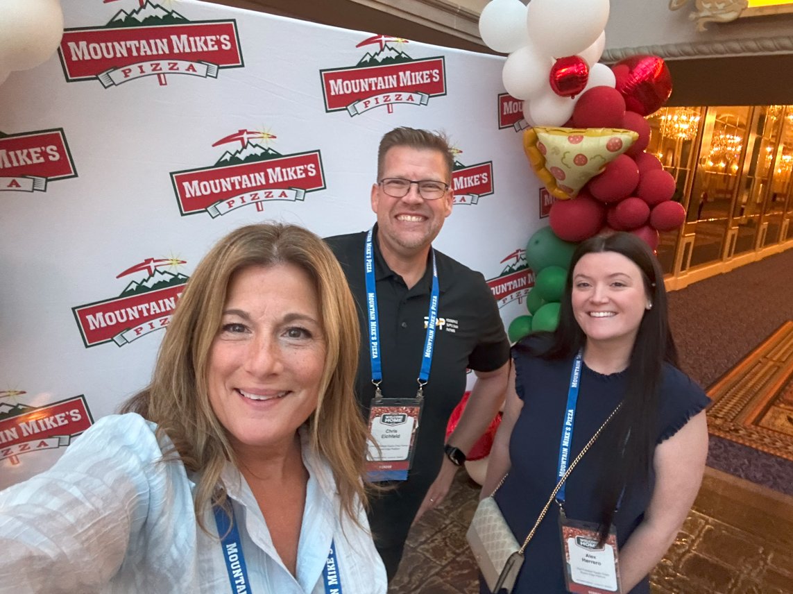 ConConcepts's tweet image. Vegas felt like home. 🍕Proud to support @MountainMikes alongside our partners at Restaurant Partners Procurement— celebrating connection, collaboration, and a whole lot of excellence.
