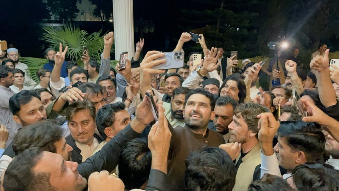 عوامی وزیرِاعلی❤️