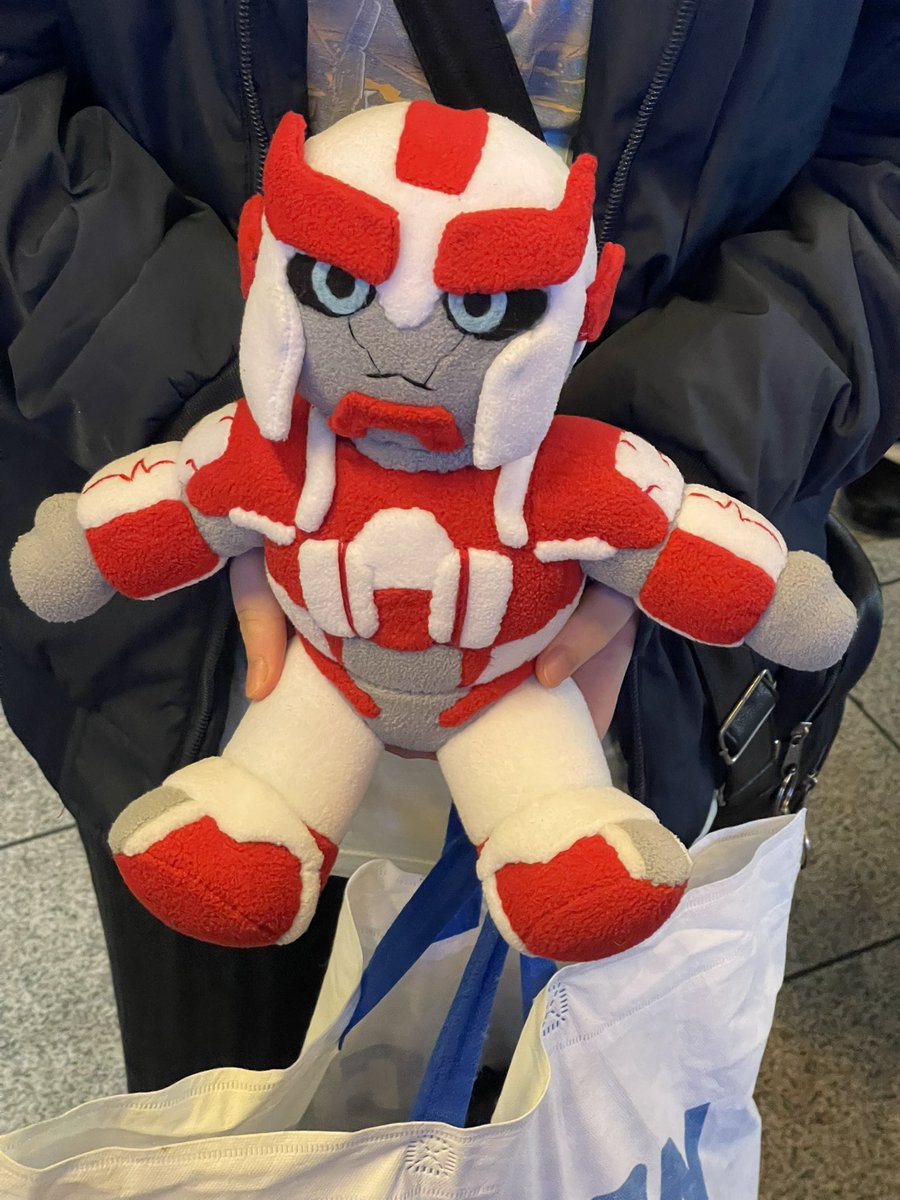 Ratchet plushie I made for oomf🥹<a href="/Kaerionus/">Optimus Prime</a> 

#transformers #Ratchet #plushie