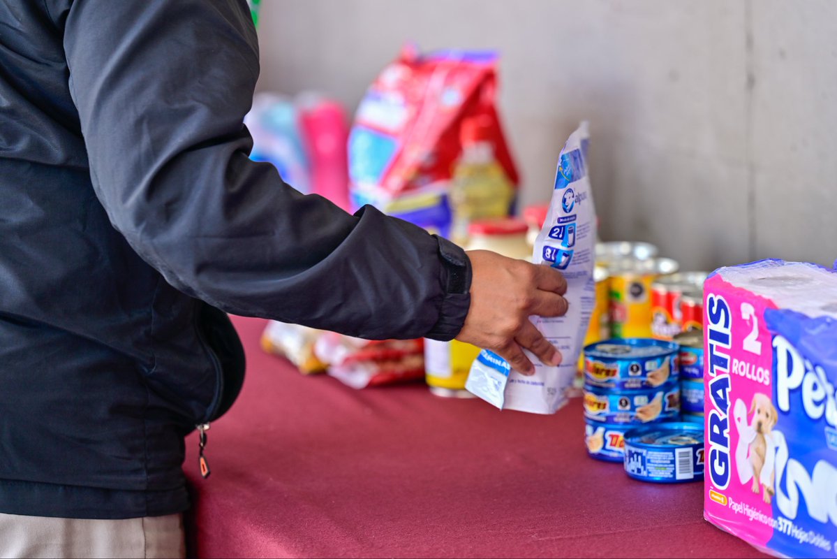 delfinagomeza's tweet image. Gracias a las y los mexiquenses que han acudido a los Centros de Acopio para entregar apoyos para nuestras hermanas y hermanos de Veracruz, Hidalgo y Puebla.
Recuerden que contamos con 3 Centros de Acopio:
📍Palacio de Gobierno del Estado de México, en Toluca.
📍Oficinas de…