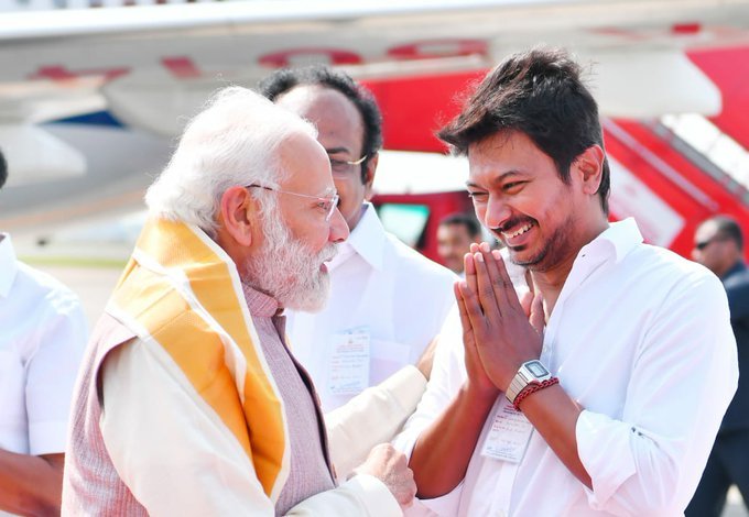 V_F_C_Madesh's tweet image. நீ எல்லாம் எடிட் பன்னி தான்டா காமெடி பண்ணனும்
ஆனா நீங்க நேரடியா காலுல விழுந்த பிக் இங்க இருக்கு மூடிட்டு கெளம்பு 💦