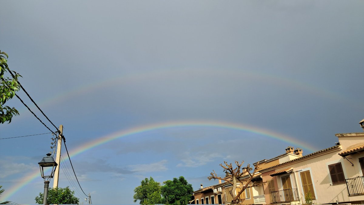 Doble arcoiris sobre Santa Eugènia, Mallorca. <a href="/IB3noticies/">IB3 Notícies</a> <a href="/TempsIB3/">El temps IB3</a>
