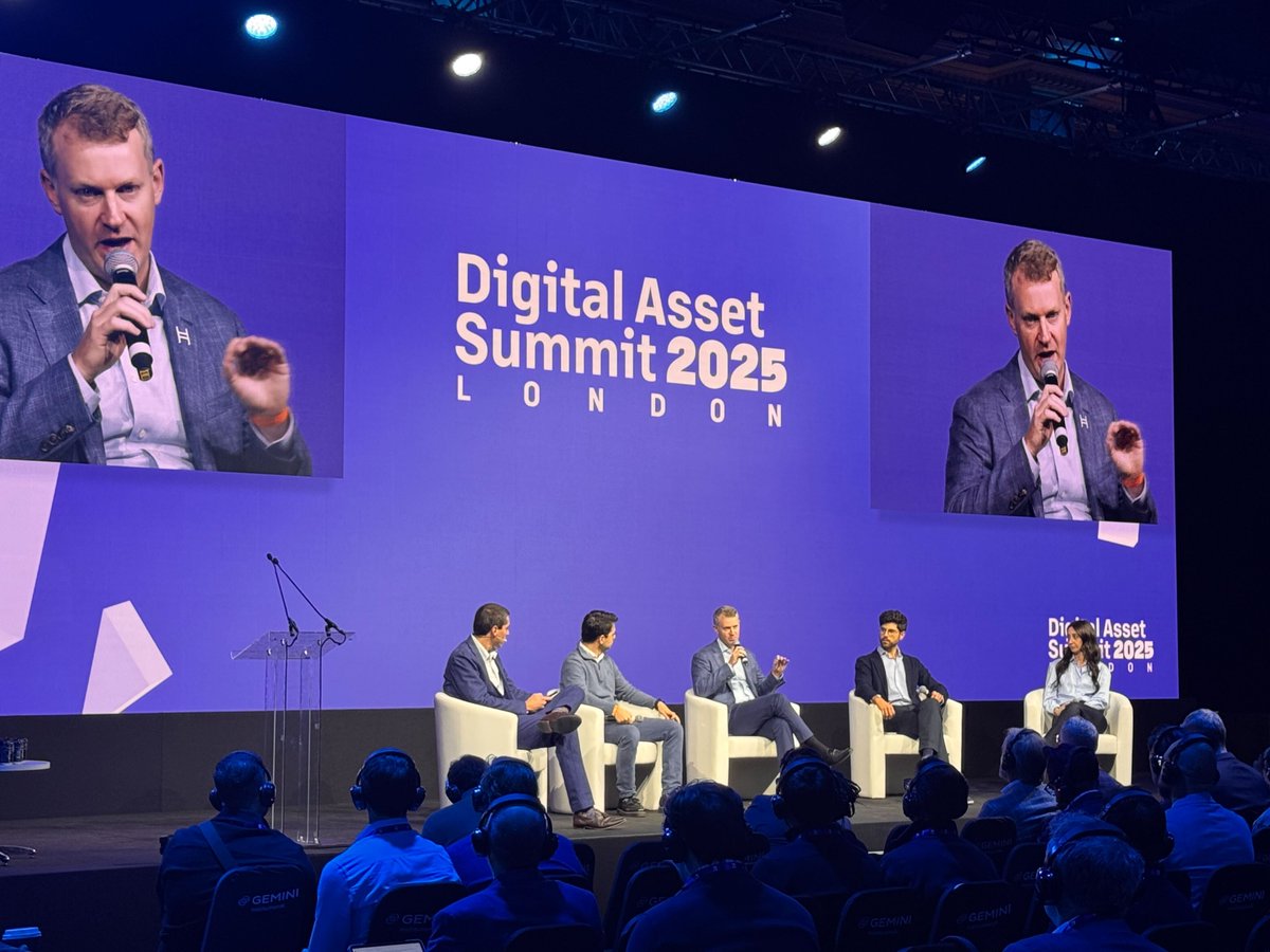Swarm (@swarmmarkets) on Twitter photo At #DASLondon today, <a href="/GregoryLBell/">Gregg Bell</a>, Chief Business Officer at <a href="/HederaFndn/">Hedera Foundation</a>, highlighted Swarm’s role as a key innovator connecting traditional finance and DeFi. 
He noted that Swarm is building the infrastructure to tap into the deep liquidity of traditional markets — far greater At #DASLondon today, <a href="/GregoryLBell/">Gregg Bell</a>, Chief Business Officer at <a href="/HederaFndn/">Hedera Foundation</a>, highlighted Swarm’s role as a key innovator connecting traditional finance and DeFi. 
He noted that Swarm is building the infrastructure to tap into the deep liquidity of traditional markets — far greater