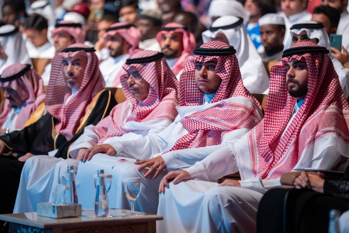 kauedu_sa's tweet image. برعاية صاحب السمو الملكي الأمير خالد الفيصل مستشار خادم الحرمين الشريفين وأمير منطقة مكة المكرمة، استضافت #جامعة_الملك_عبدالعزيز ممثلة في وقف لغة القرآن الكريم وبالتعاون مع مجمع الملك سلمان العالمي للغة العربية، الندوة الدولية الأولى بعنوان "شجاعة العربية: مقاربات لغوية ومعرفية"…