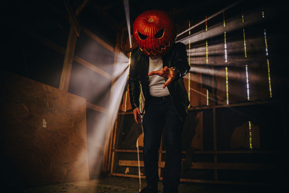 CodePen's tweet image. The Halloween #CodePenChallenge continues!
This week, it's time to put on the Halloween Masks
codepen.io/challenges/202…
Thanks @Redisinc for sponsoring: srv.buysellads.com/ads/long/x/THM…