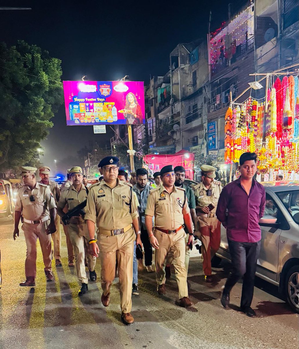 Gzbtrafficpol's tweet photo. #पुलिस_उपायुक्त_तथा_अपर_पुलिस_उपायुक्त_यातायात महोदय के निर्देशन में यातायात पुलिस गाजियाबाद द्वारा आगामी त्यौहारों के दृष्टिगत यातायात की निर्बाध एवं सुरक्षित यातायात व्यवस्था हेतु इंदिरापुरम क्षेत्र में अतिक्रमण के विरुद्ध प्रभावी अभियान चलाया गया
जो भविष्य में अनवरत जारी रहेगा https://t.co/R0zo5hfziU