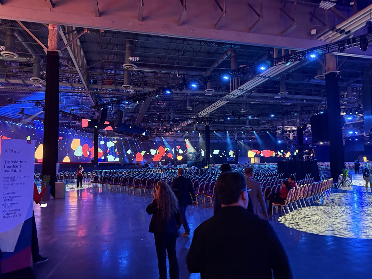 nisshii0_t's tweet image. キーノートオープン

#oracle #AIworld #OAW #OracleACE #dbchan