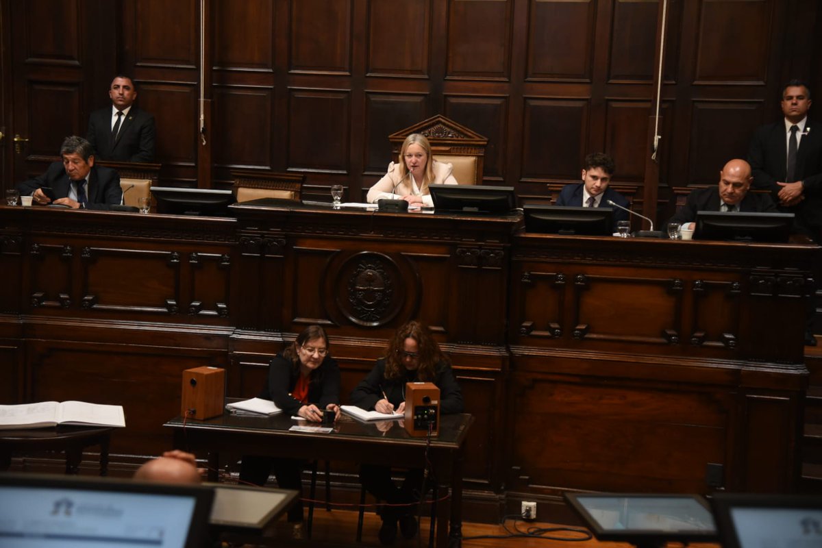 🏛️𝙈𝙖𝙧𝙩𝙚𝙨 𝙙𝙚 𝙨𝙚𝙨𝙞𝙤́𝙣.

✅Proyecto de Ley de 𝗵𝗮𝗯𝗶𝗹𝗶𝘁𝗮𝗰𝗶𝗼́𝗻, 𝗳𝘂𝗻𝗰𝗶𝗼𝗻𝗮𝗺𝗶𝗲𝗻𝘁𝗼 𝘆 𝗰𝗼𝗻𝘁𝗿𝗼𝗹 𝗱𝗲 𝗹𝗮𝘀 𝗲𝘀𝗰𝘂𝗲𝗹𝗮𝘀 𝗱𝗲 𝘃𝗲𝗿𝗮𝗻𝗼.

✅ proyecto de Ley, declarando 𝗙𝗶𝗲𝘀𝘁𝗮 𝗱𝗲 𝗹𝗮 𝗛𝗶𝘀𝗽𝗮𝗻𝗶𝗱𝗮𝗱 𝗲𝗻 𝗠𝗲𝗻𝗱𝗼𝘇𝗮.