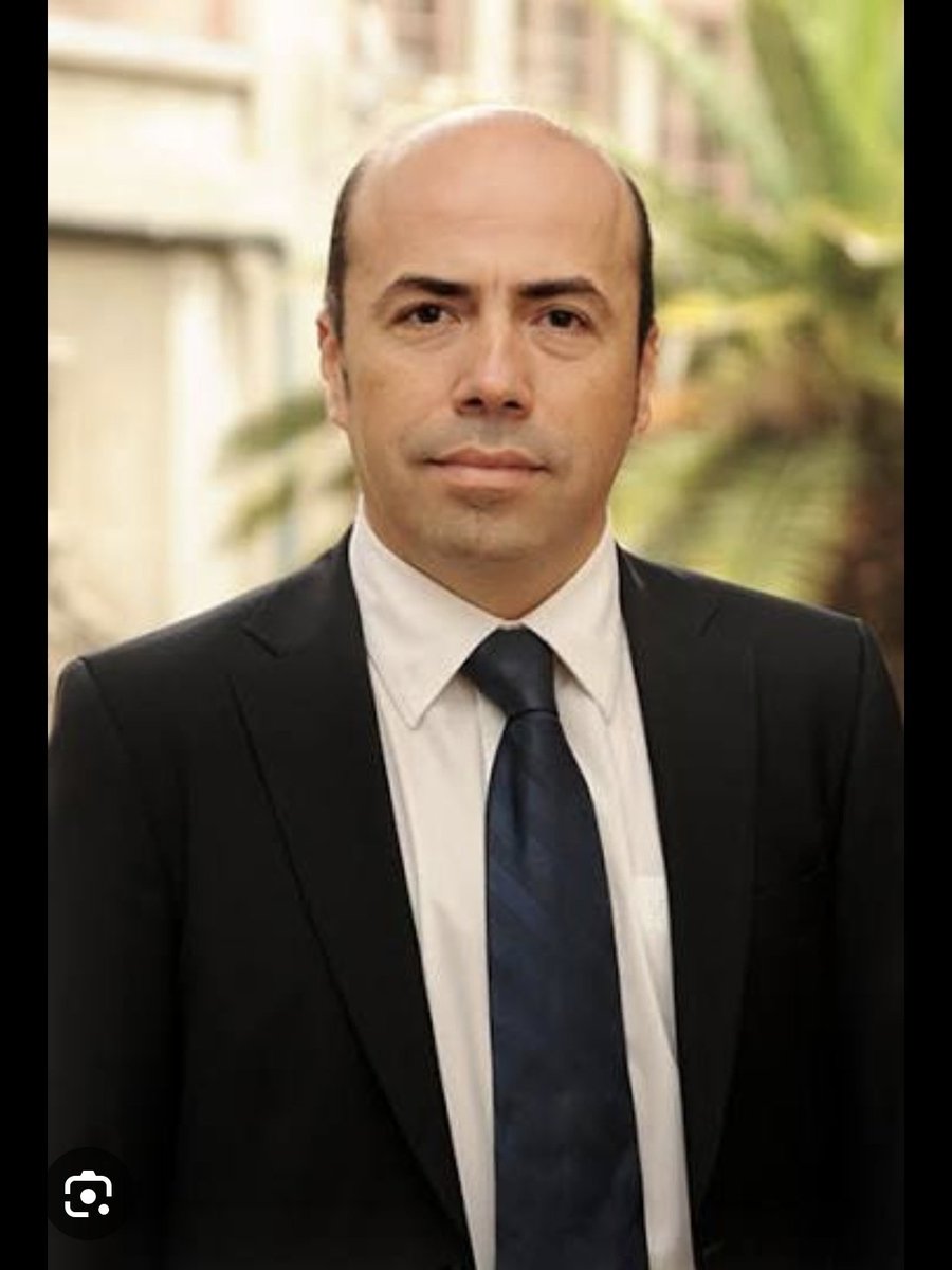 Contralor #bermudez un inoperante. Le regalaron la plata. No hizo nada! Ojalá le de vergüenza su trabajo.