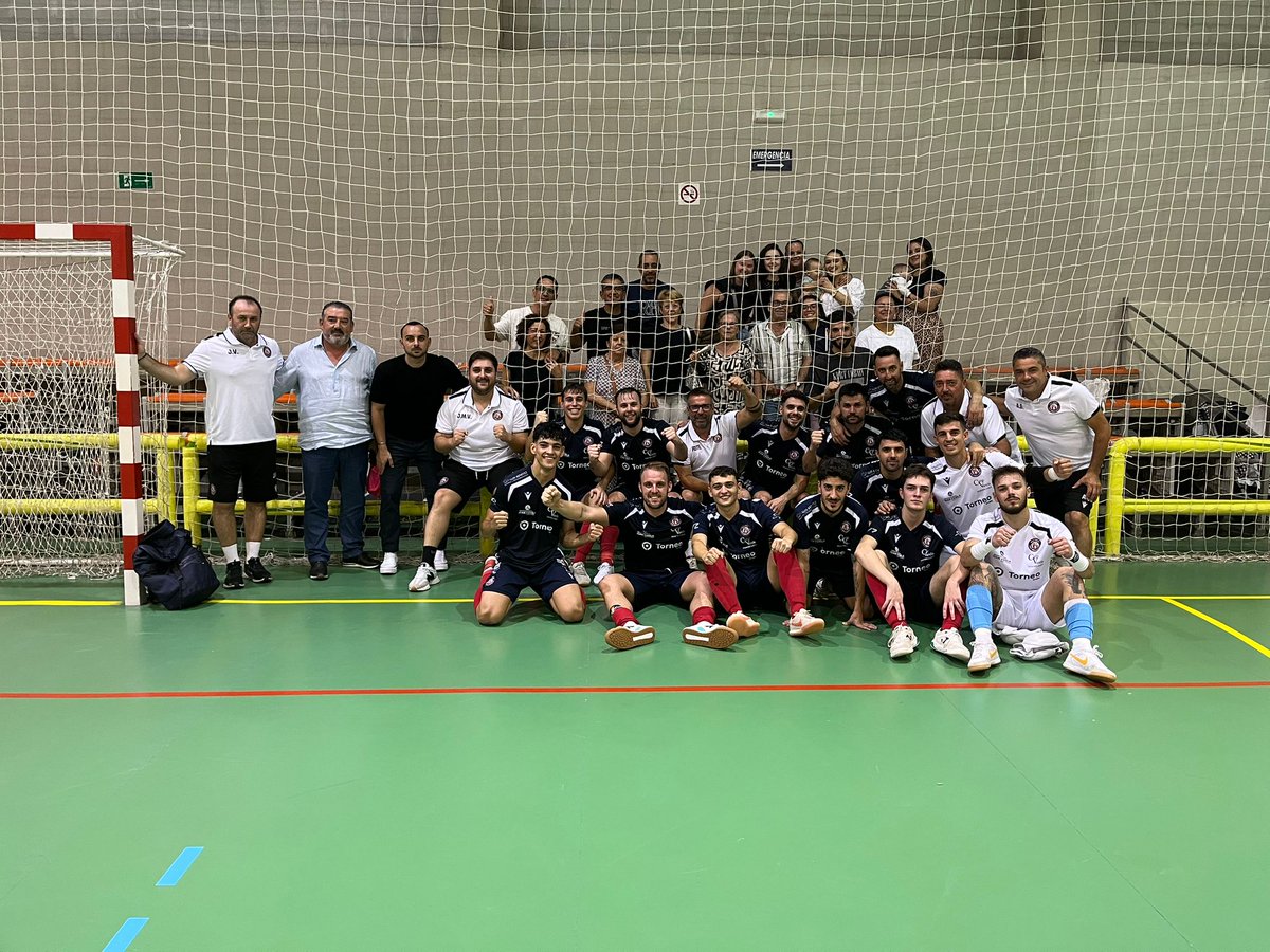 Otro +3 que nos traemos a Dos Hermanas.

Gracias a la afición desplazada a Puerto Real. 

#SomosNazarenos #SomosFutbolSala