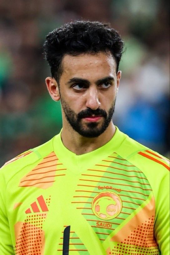 H_omar5's tweet image. ضغوطات هائلة تسبق المباراة…
عودة بعد فترة إيقاف طويلة مع المنتخب…
ترقّب لأي زلة ليتصيدوه بها…
لكن، هل نواف من ذلك النوع الذي ينهار تحت الضغط؟
بشخصيته العظيمة وإصراره، يعود ليُنقذ المنتخب ويخطف لقطة المباراة بكل استحقاق 💪🇸🇦
#السعوديه_العراق