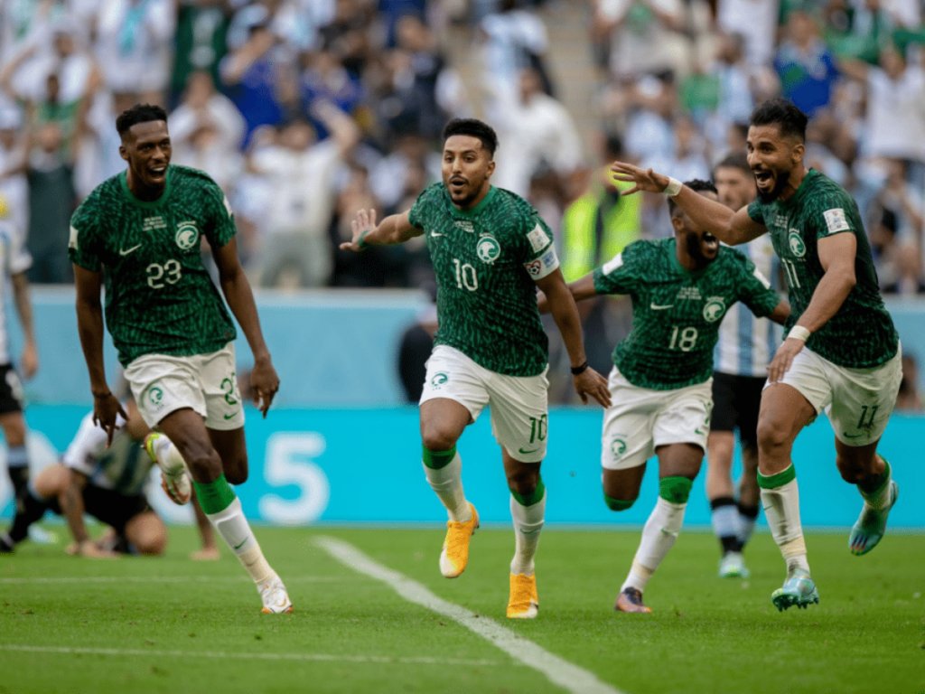 mr_vicks's tweet photo. #السعوديه_العراق
اللهم لك الحمد.. الف مبروك ل #المنتخب_السعودي التأهل ل #كأس_العالم_2026  
وهاردلك لأشقاءنا #المنتخب_العراقي  كنت اتمنى انكم في مجموعه أخرى لنتأهل سويا 
شكرا لنجوم المنتخب و شكرا ل #تمبكتي و شكرا ل #العقيدي 🇸🇦🇸🇦🇸🇦 https://t.co/htX54nFvdU