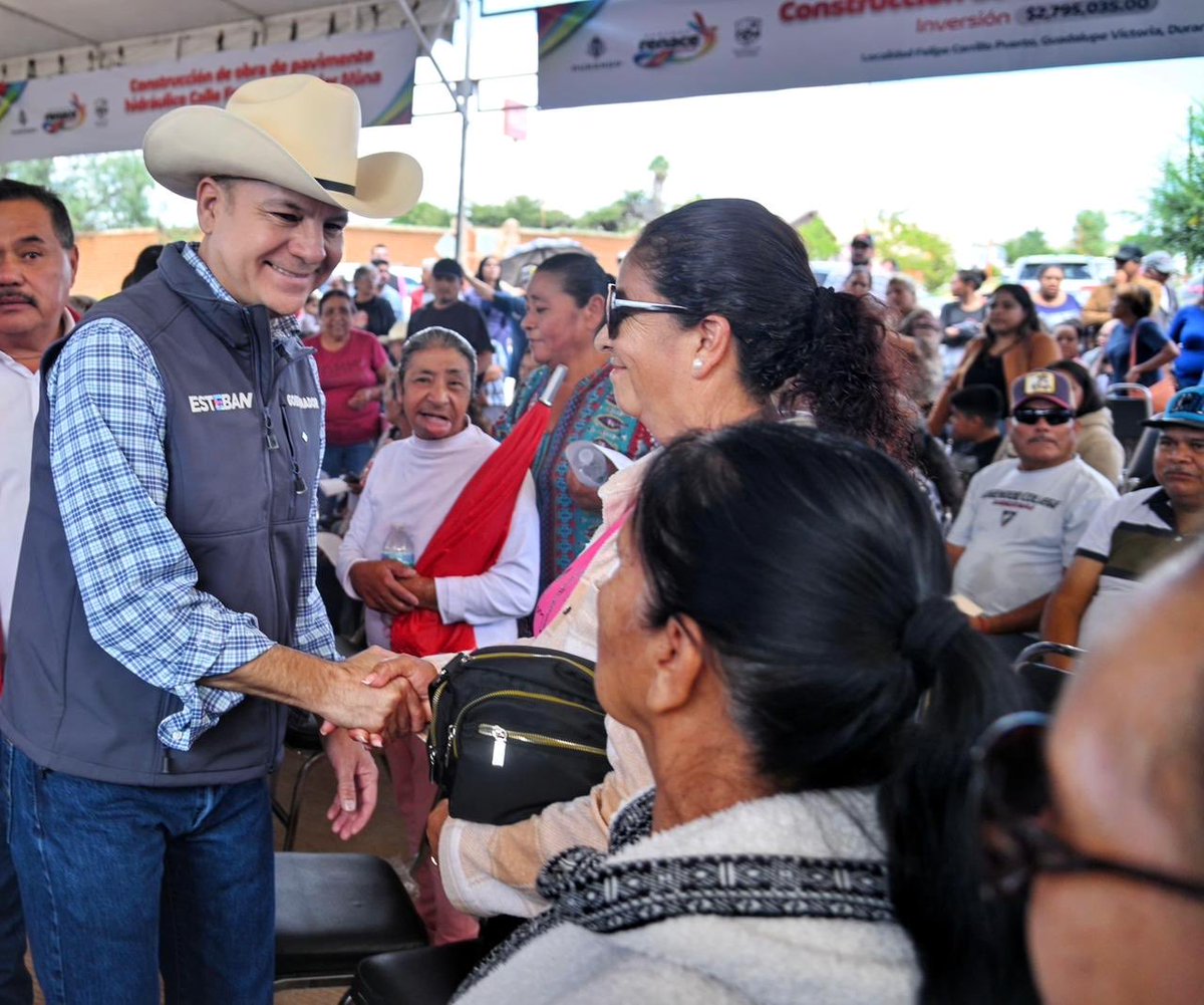 gobdgo's tweet image. Con apoyos sociales y de vivienda, @EVillegasV mejora la calidad de vida de las familias en Guadalupe Victoria. 🏠

Beneficiarias agradecen los apoyos gratuitos del Gobierno del Estado. 🫶

Los tinacos y boilers solares ayudan a ahorrar y cuidar la salud.

#CompromisoCumplido