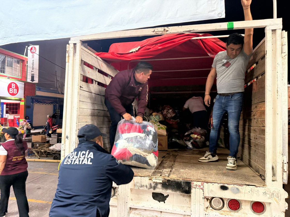 juliomenchaca_'s tweet image. Continuamos recolectando, armando y distribuyendo víveres en los Centros de Acopio, para que los Servidores del Pueblo los entreguen en las zonas afectadas por la vaguada monzónica.
#HidalgoUnido
#PrimeroElPueblo