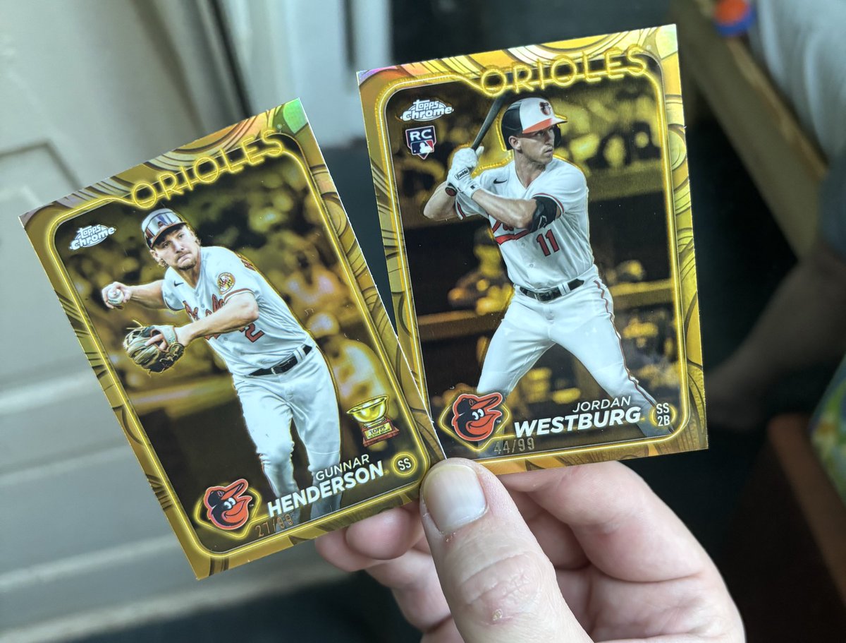 🚨FOR SALE🚨
TONIGHT ONLY

need some last minute funds for a last minute trip 

Gunnar Henderson + Jordan Westburg 

Gilded /99

$45 BMWT for the pair

Would like to sell as a pair. But will listen to offers on individual