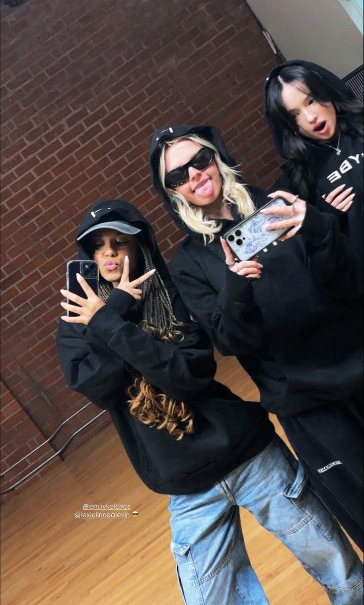 refugemarkson's tweet image. MEU OT3 ❤️ 

#prelude_thefinalpiece