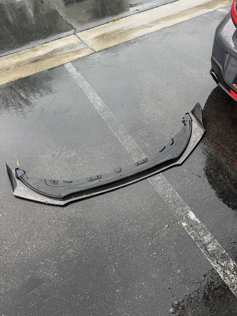 soars's tweet image. The rain just cost me $2k gg