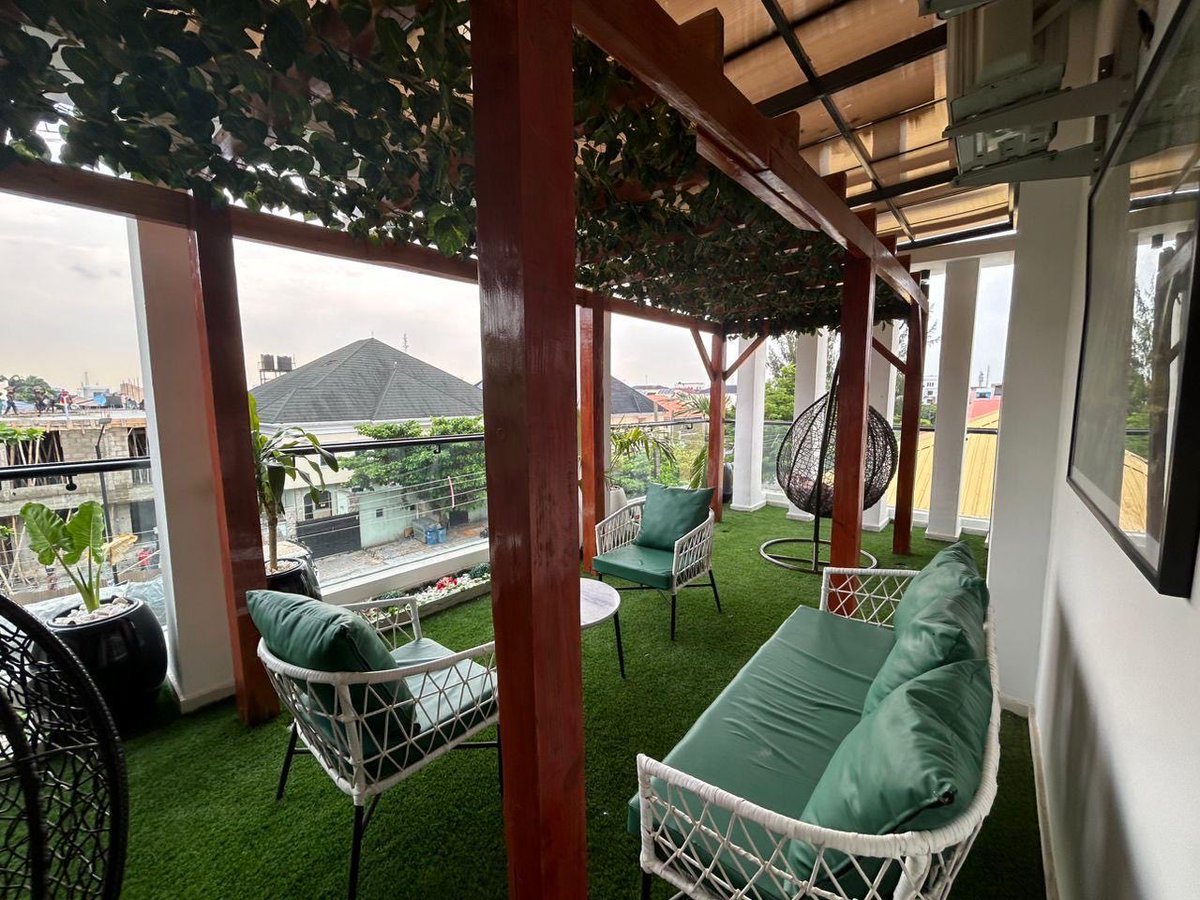 Harri_obi's tweet image. We just secured this space for the SuperteamNG Hacker Hostel this weekend. 

- 10 of our best Solana founders
- Revenue generating products 
- Learn from other experienced builders 
- Refine your product and pitch deck 

If you’re interested, send @JudithOgar a DM.