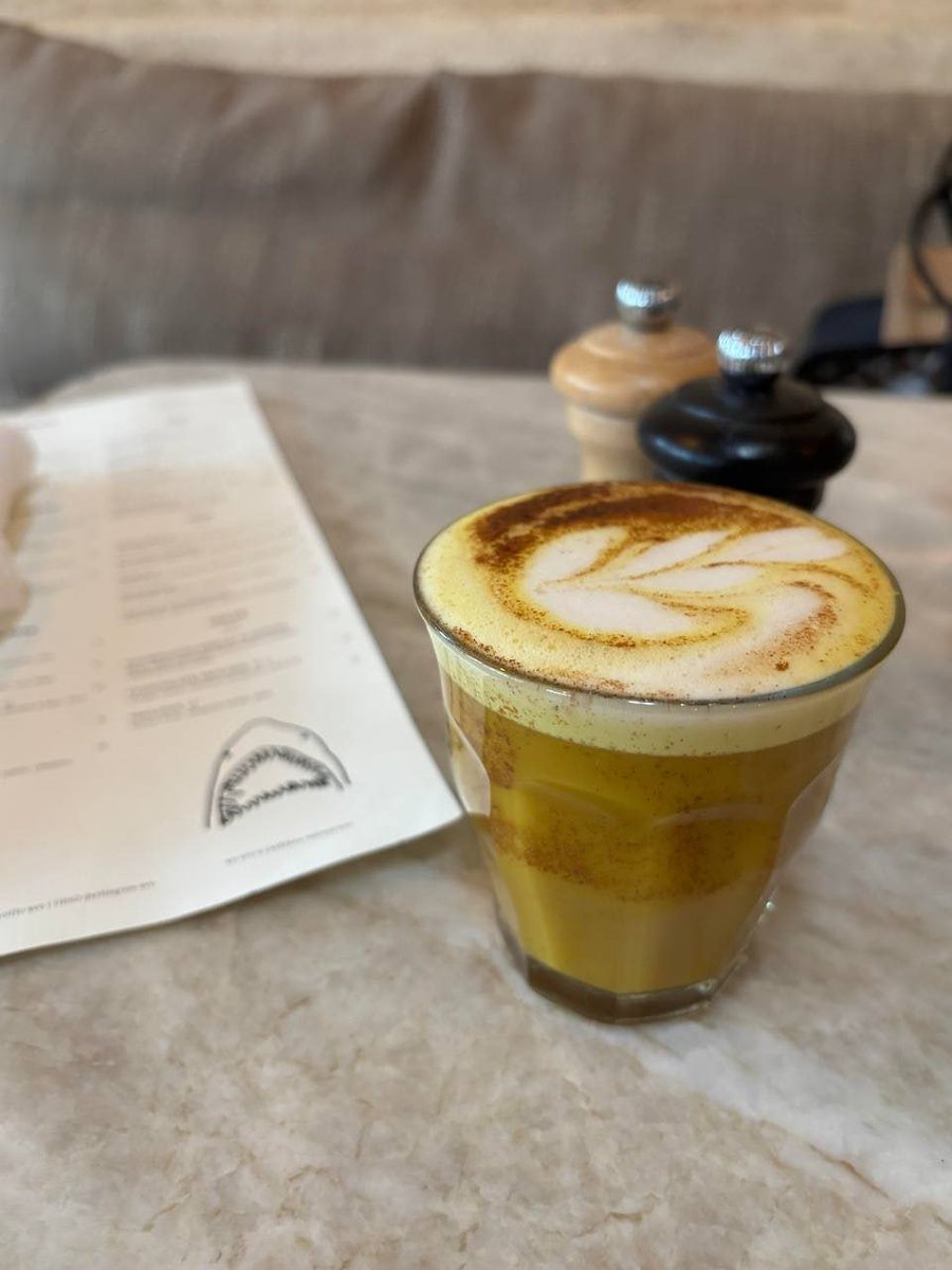 Mod19881M's tweet image. Golden vibes in a cup ✨☕️