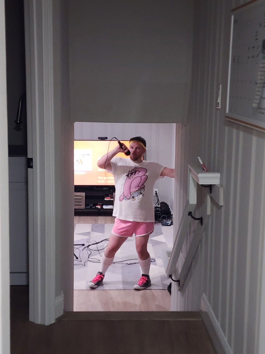 Halloween party was a success and our <a href="/GroundedTheGame/">Grounded</a> costumes looked great! Bonus: Hoops lost her wig and did karaoke 😂 <a href="/Obsidian/">Obsidian</a>