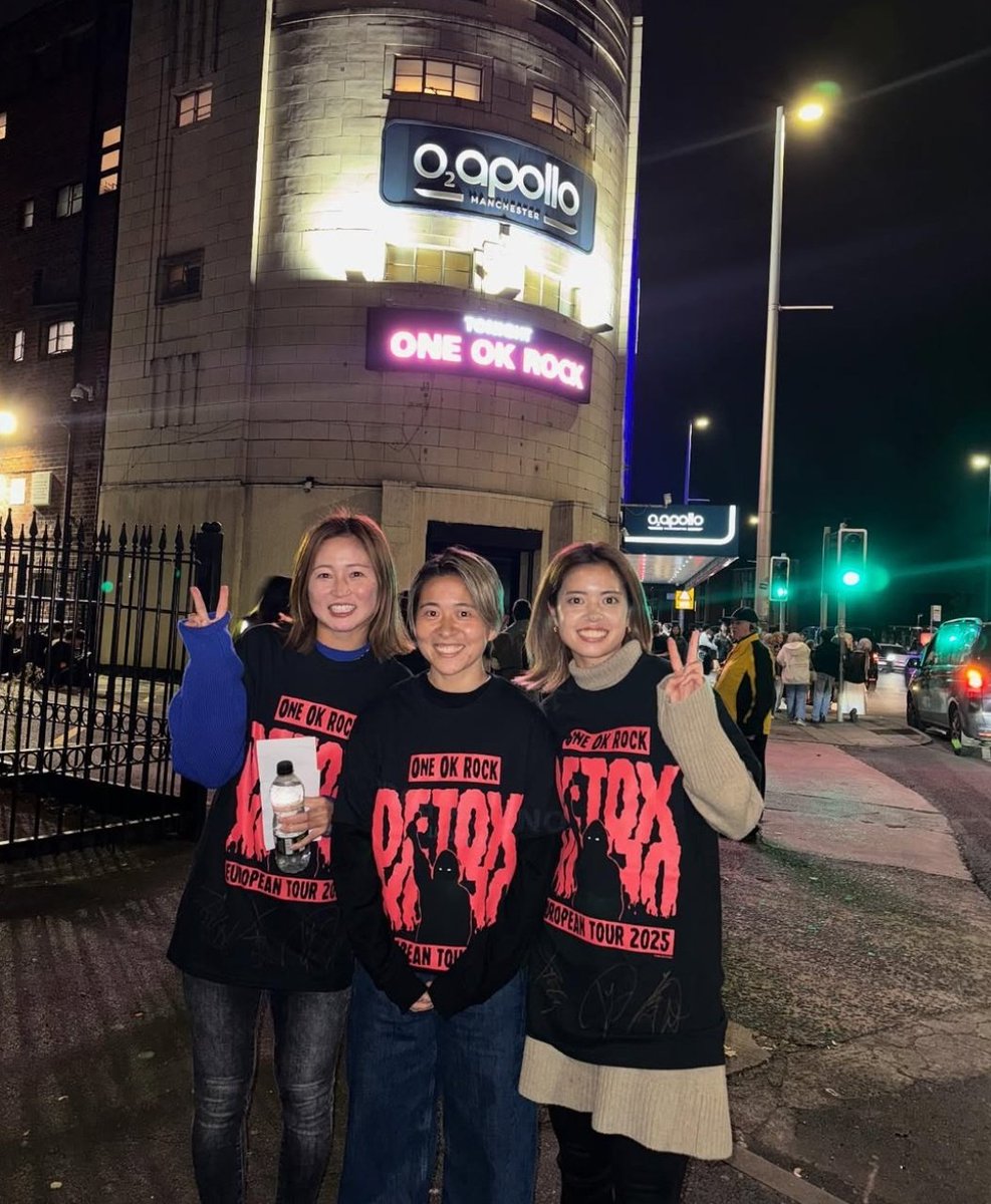 MCWFC_OSC's tweet image. Girls night out at the @O2ApolloManc for @ONEOKROCK_japan for @maybe10_ and Risa 👍