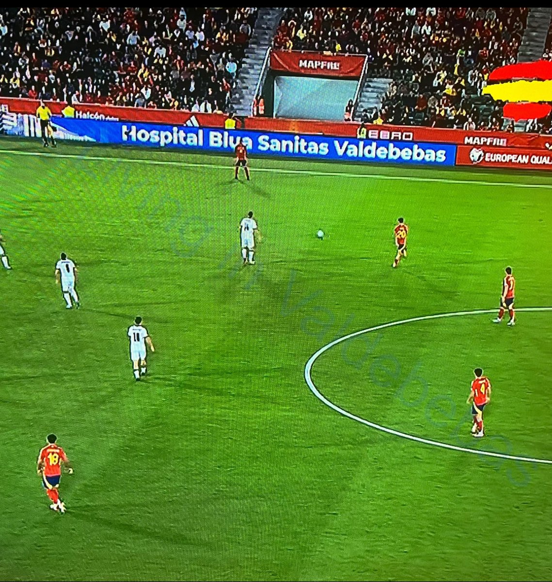 LivingValdbebas's tweet photo. #Valdebebas con la roja.
¡¡¡Vvaammoosss España!!!
#Valdebebascrece https://t.co/LNMgw0RHv4