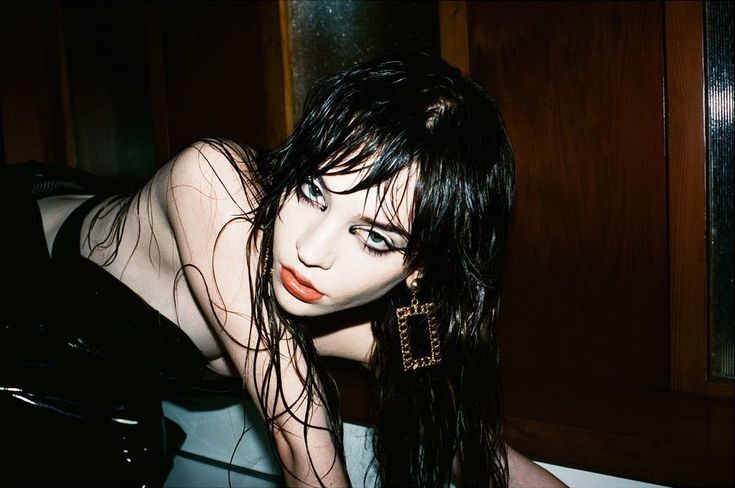 ja2jmine's tweet image. Sophie thatcher