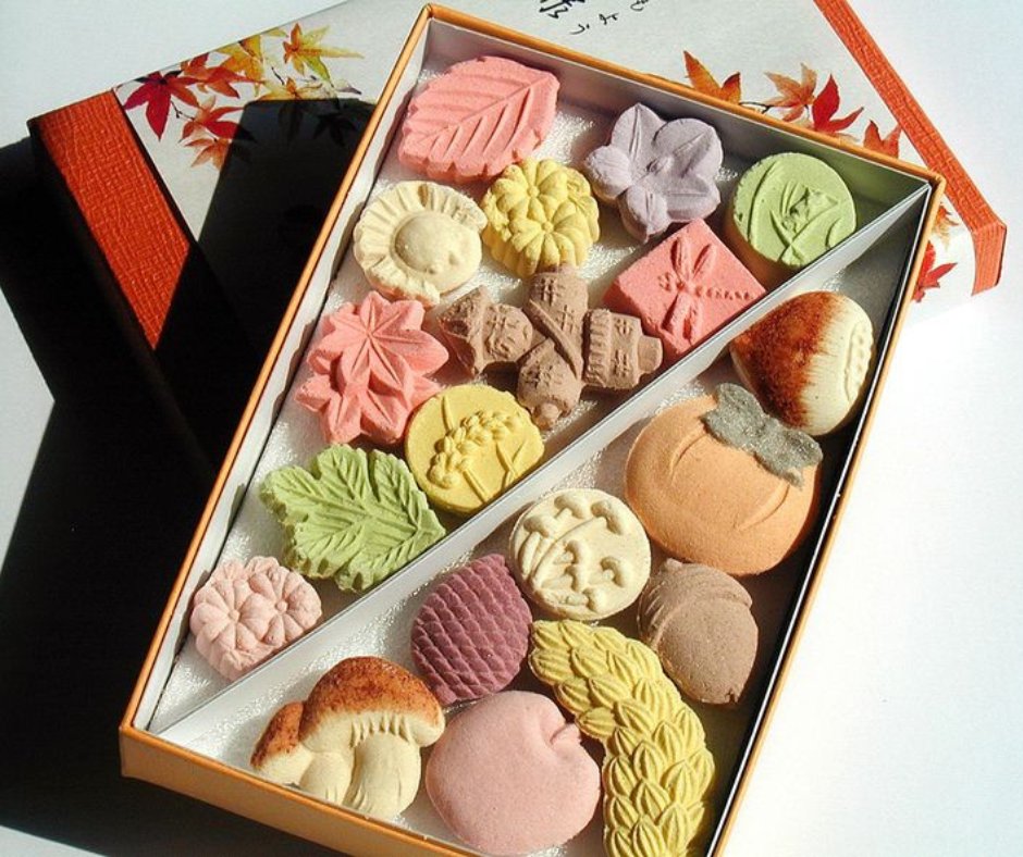 JapanCons_NY's tweet image. 🍬Nov. 4th is National Candy Day! Higashi are the “dry sweets” of Japanese confectionary (#Wagashi). Higashi are typically served with tea, made without moisture-rich ingredients, and crafted to highlight #localingredients and seasonal motifs!
