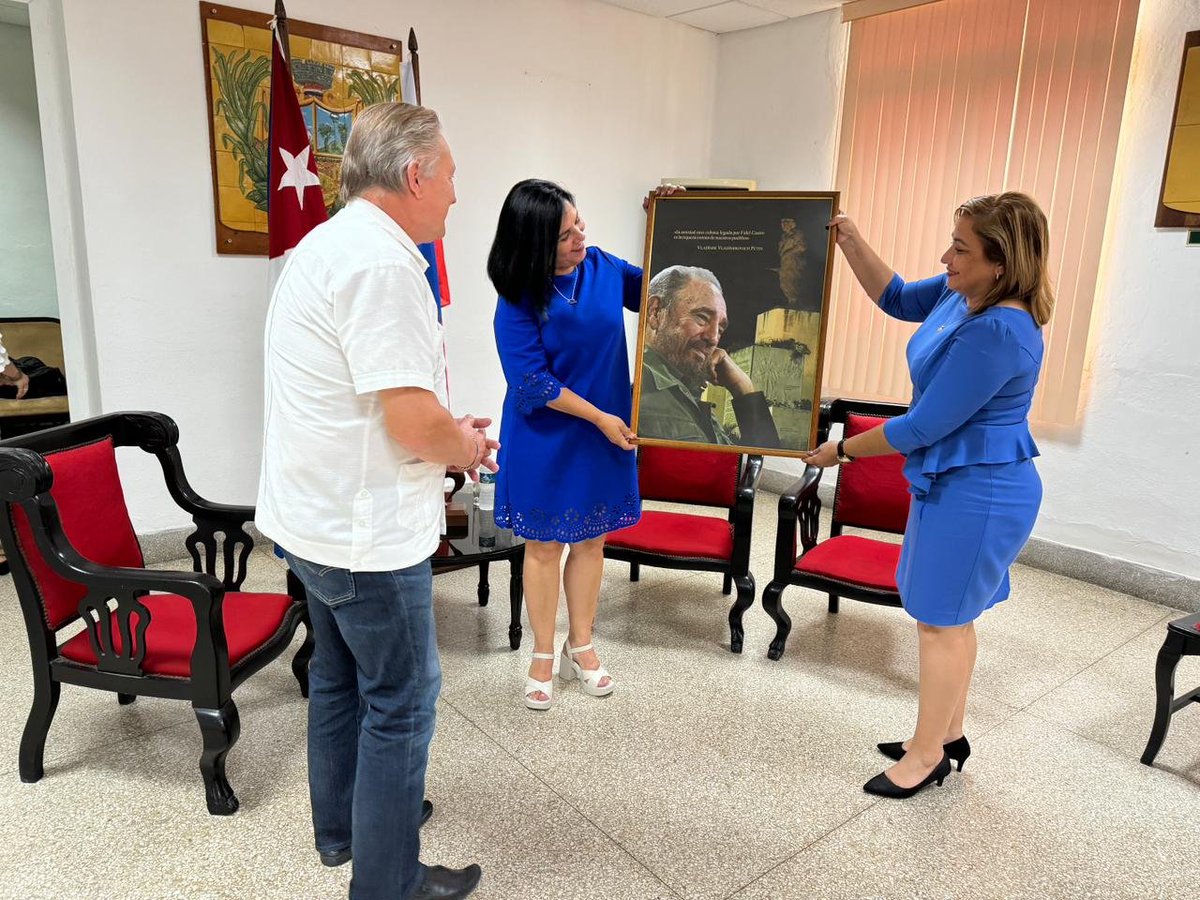 Lo recibimos en la sede del Gobierno Provincial junto a  <a href="/MilaxyA/">Milaxy Yanet Sánchez Armas</a>  Gobernadora Villaclareña y un equipo de trabajo de nuestro territorio.
   En tiempos desafiantes, la amistad entre Cuba y Rusia se consolida como un ejemplo de solidaridad y cooperación. 
#VillaClaraConTodos