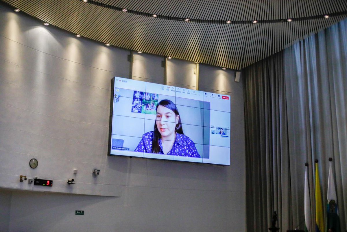 “Medellín siempre va un paso adelante de otras ciudades del país, y eso se refleja en la forma en que se invierten los recursos”, afirmó la concejala <a href="/Janeth_HB/">JANETH HURTADO B</a>  durante la #PlenariaCM.

Destacó que las obras de mejoramiento hidráulico no solo protegen el entorno natural, sino