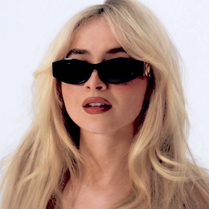 cuethebarbie's tweet image. ⠀
          eyes on my own lane.
⠀