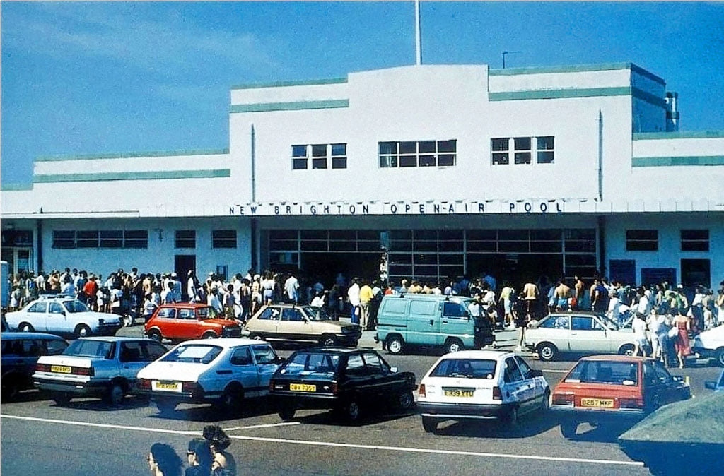 oldpicposter's tweet image. New Brighton Open Air Pool #wirral 1986 #nostalgia