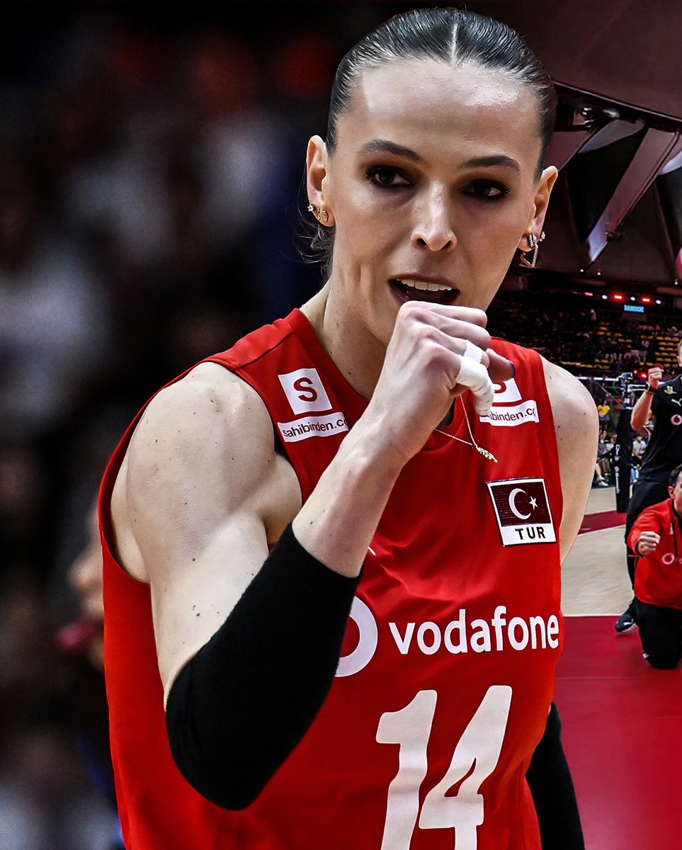 Eda Erdem:

“Maç izlemeye hazırlanırken böyle bir sürprizle karşılaşmak çok gurur verici. Başarılar Türkiye!

Türk önde, Türk ileri. 🇹🇷”