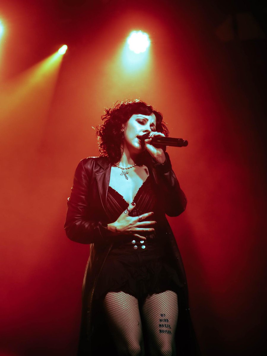 Pale Waves LIVE HQ🖤 tweet media