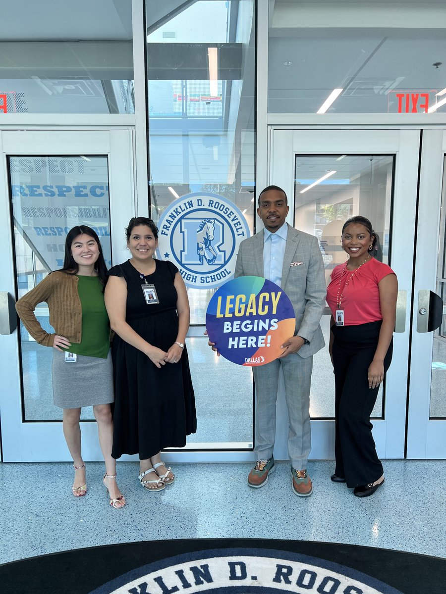 pamelalearlead's tweet photo. โ๏ธ Communications Services visited Roosevelt today for Coffee & Content.
The team met with staff to hear firsthand about the incredible things happening on campus and gather stories that showcase the heart of Dallas ISD. #TeamDallasISD #LegacyStartsHere https://t.co/SMpKr398qk