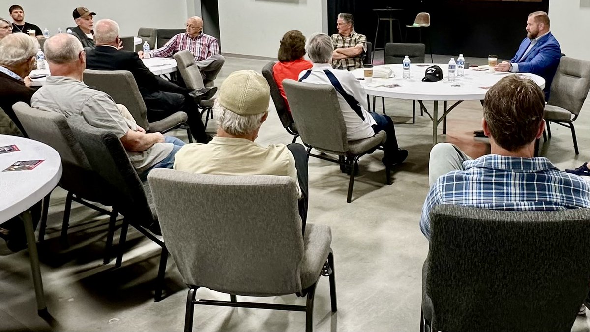 adamrsmithfornc's tweet image. I had the privilege of sitting down with fellow veterans of Western North Carolina for an honest conversation about the challenges we face with the VA and across NC-11.
Some of the key ideas raised included:
1. Expanding the Veterans Choice Program
2. Redefining eligibility…