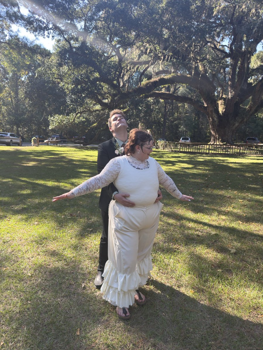 also hi twitter i got married