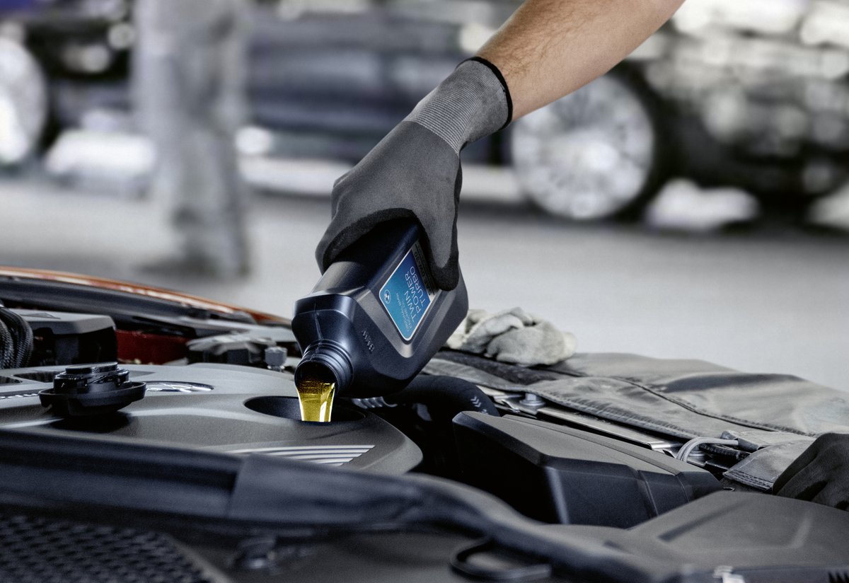 SMC_BMW's tweet image. Your BMW called. It wants a spa day. 🛢️ BMW Value Service Oil Change: 4&amp;amp;6-cyl – $119.99 8-cyl – $149.99 Others – $179.99  Genuine oil. Certified techs. No drama. 

 Book now →bmw.sunmotorcars.com/schedule-servi… 

 #BMWService #BMWLife #BMWCare #UltimateDrivingMachine